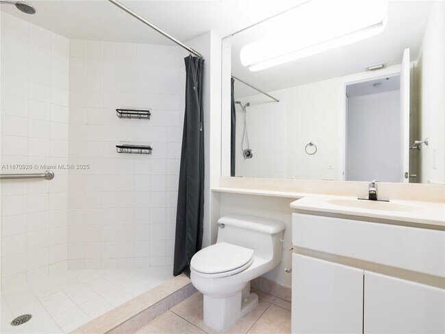 Building Photo - 6767 Collins Ave