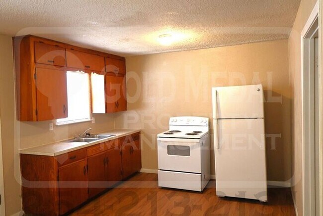 Building Photo - 926 J R Ct
