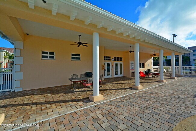 Building Photo - 123 Lancha Cir