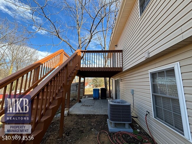 Building Photo - Garden City Home!