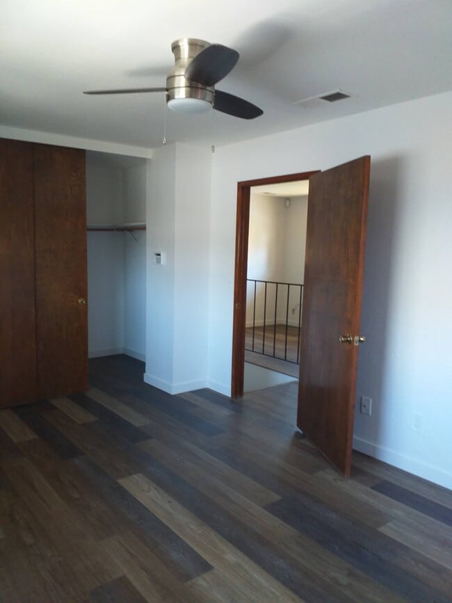 Building Photo - Updated 10193