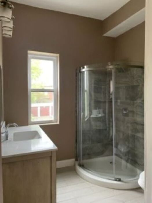 2nd fl Master bath - 4412 Delmar Blvd