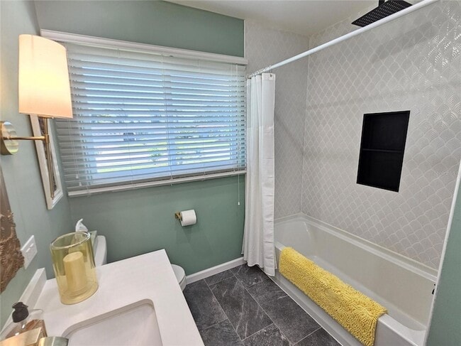Building Photo - 2353 Bal Harbour Dr
