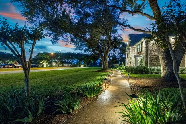 Building Photo - 5534 Weston Dr