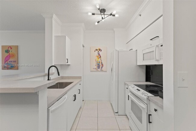 Building Photo - 6831 SW 44th St