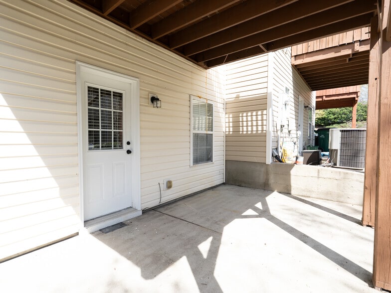 Building Photo - 14136 Winford Ln