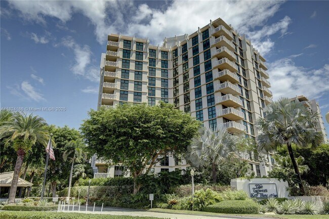 Building Photo - 1121 Crandon Blvd