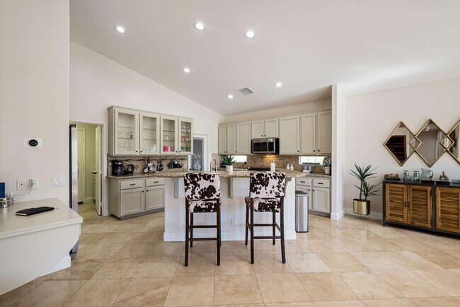 Building Photo - 45168 Coeur Dalene Dr