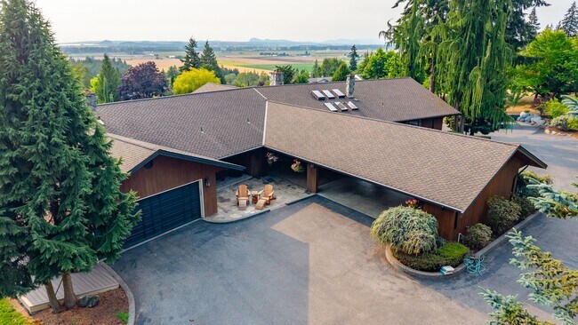 Building Photo - 20479 Comet Ln