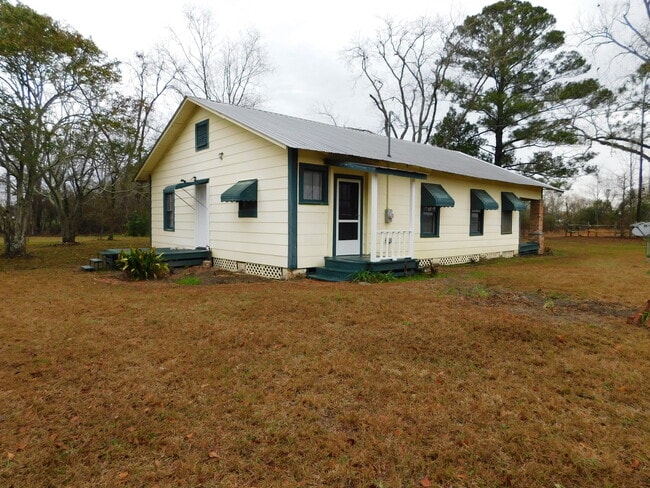 Building Photo - At home in the country