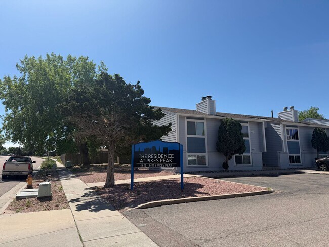 Building Photo - 4457 E Pikes Peak Ave