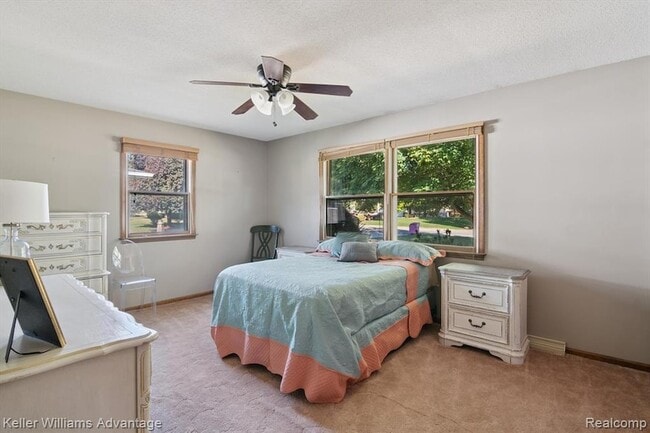 Building Photo - 245 Lynbrook Dr