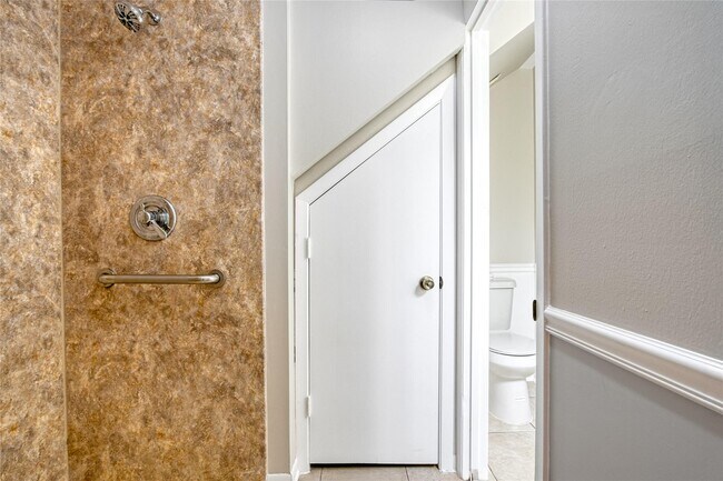 Building Photo - 17163 Beaver Springs Dr