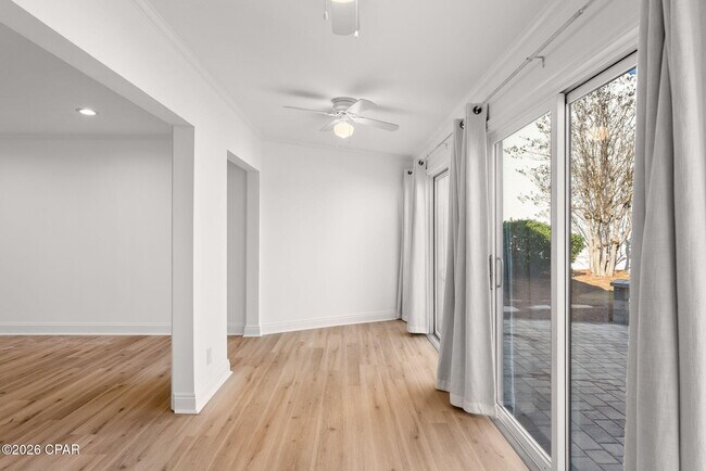 Building Photo - 4726 Bay Point Rd