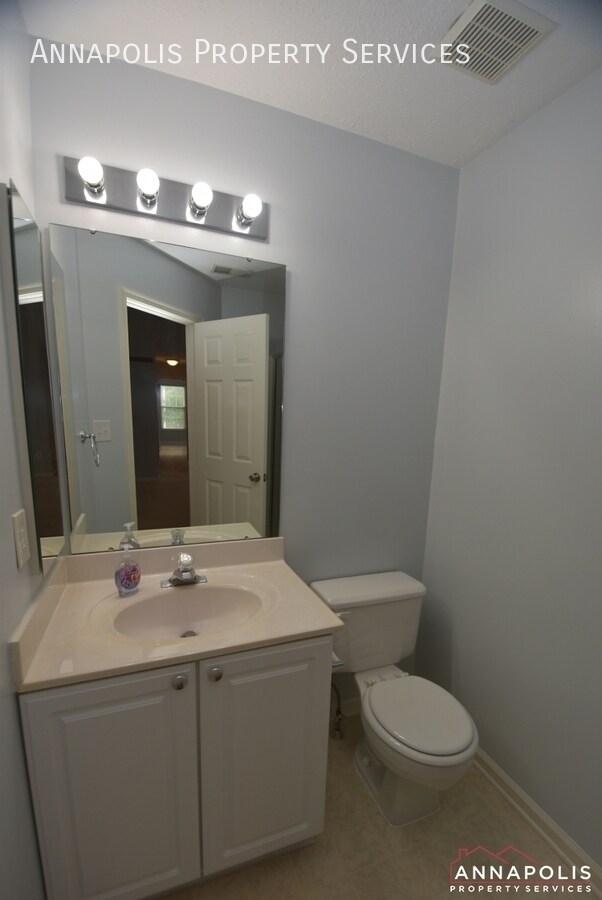 Building Photo - 694 Winding Stream Way