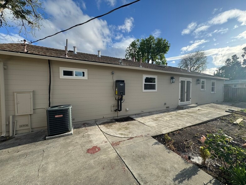 Backyard - 3185 Oriole Dr