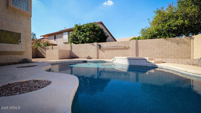 Building Photo - 7861 W Kerry Ln
