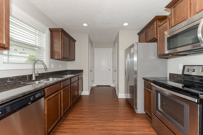 Building Photo - 1028 Tammy Sue Ln