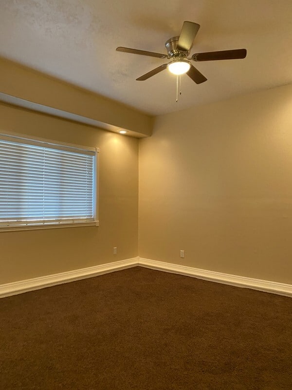 Building Photo - 113 N Valley View Dr