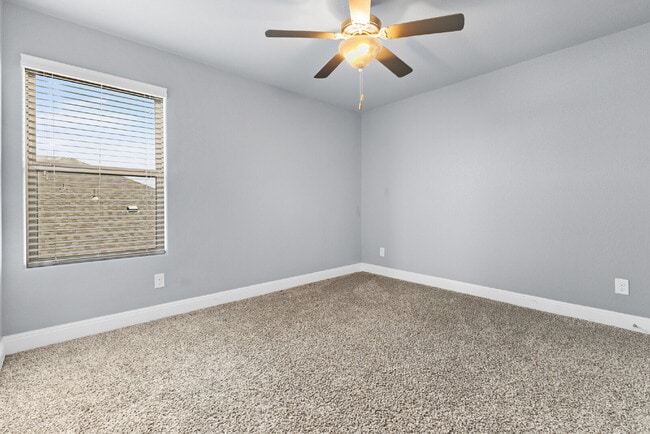Building Photo - 10106 Macarthur Way