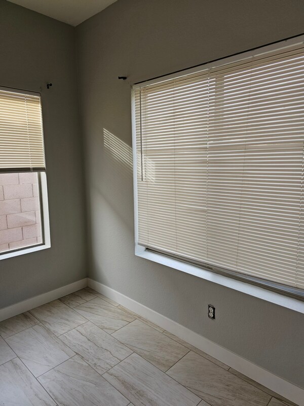 Building Photo - 2714 E Indian Wells Pl