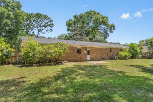 Building Photo - 7468 Brightwood St
