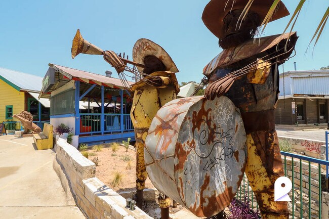 Building Photo - 1211 W 8th St