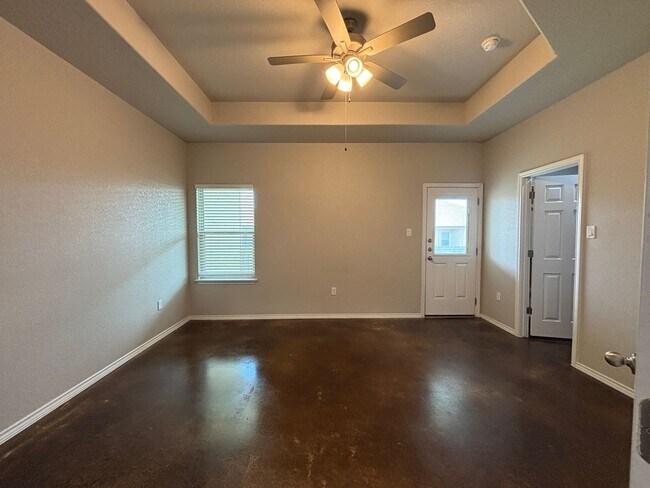 Building Photo - Luxury Duplex in Seguin with 3-bed, 2-bath...
