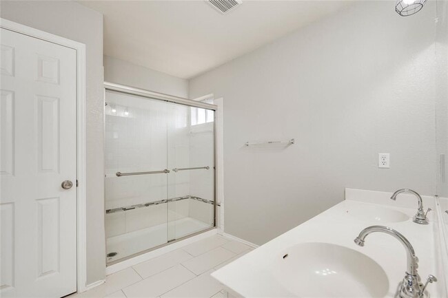 Building Photo - 13441 Gent Dr