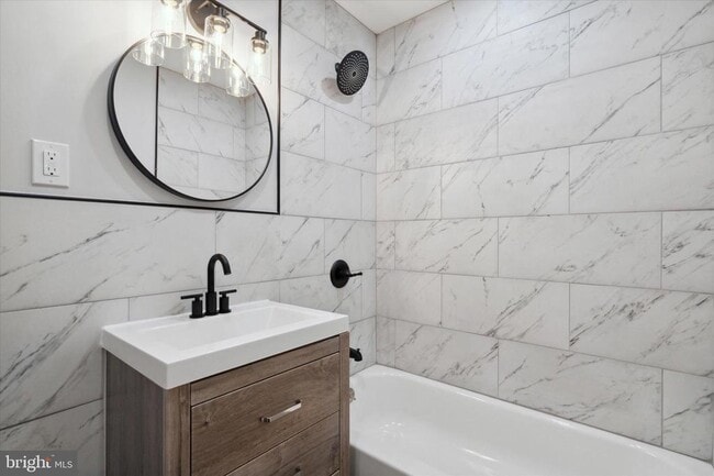 Building Photo - 2358 E York St