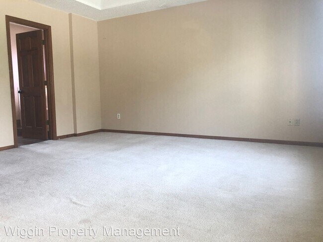 Building Photo - 4 br, 3.5 bath House - 709 Fawn Creek St