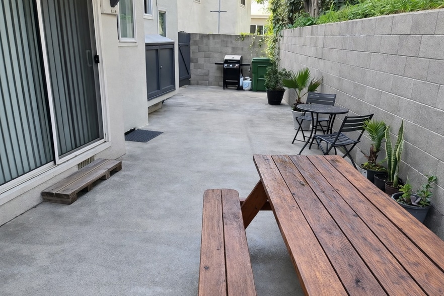 Building Photo - 8315 W Manchester Ave