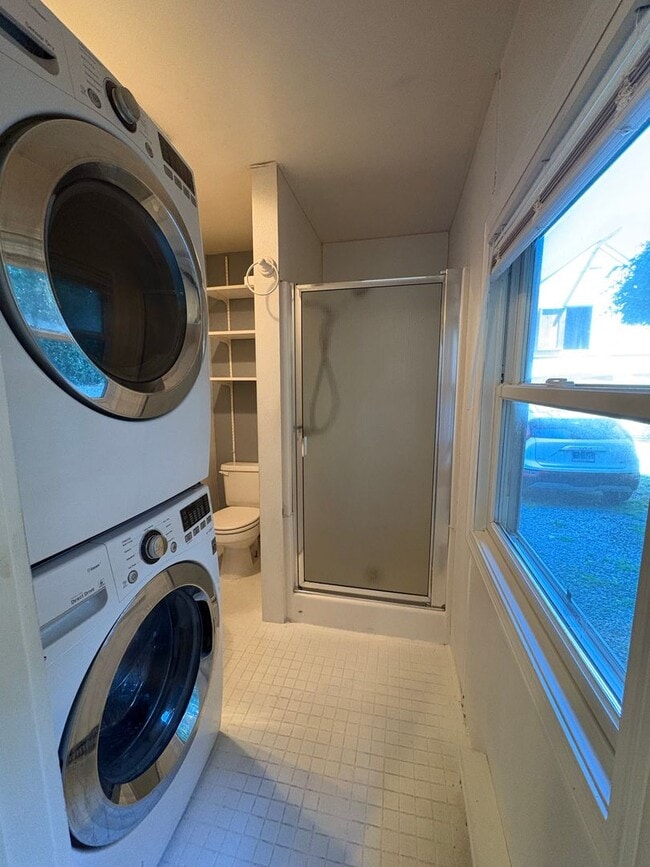 Building Photo - Quiet and Cozy Single Family in Noank Village