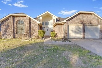 Building Photo - 2822 Fenwick St