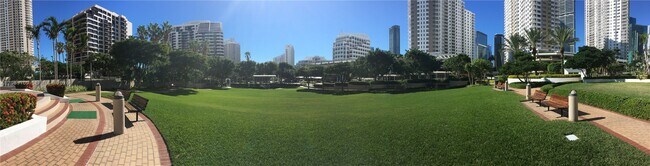 Building Photo - 540 Brickell Key Dr