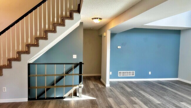Building Photo - Quiet End Unit 3 Bed 2 Bath Townhome in Cherry Creek Schools Close to Cherry Creek Reservoir!! 2 ...