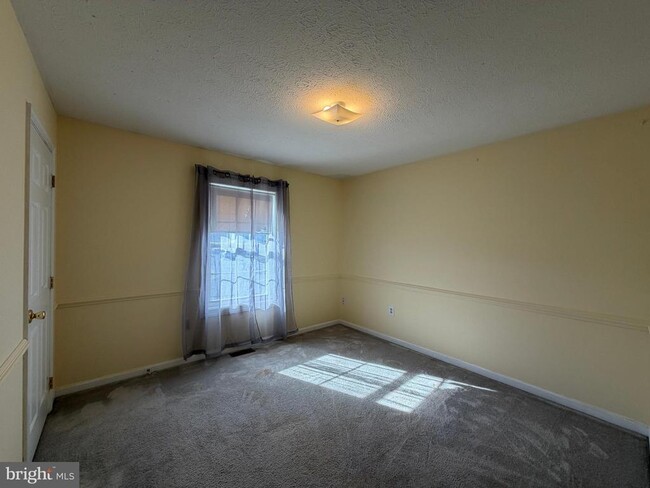 Building Photo - 104 New Kent Ct