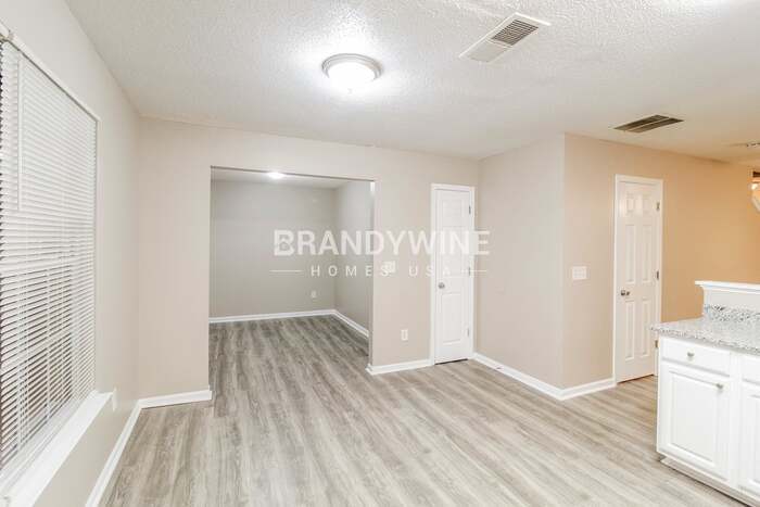 Building Photo - 204 Lossie Ln