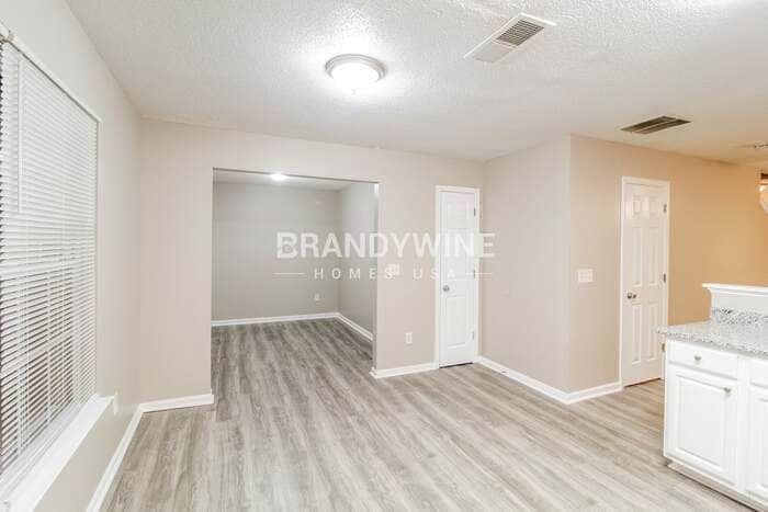 Building Photo - 204 Lossie Ln