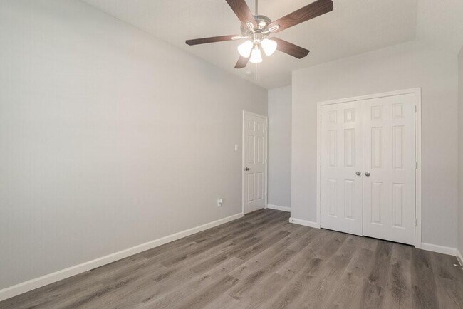 Building Photo - 13406 Lake Passage Ln