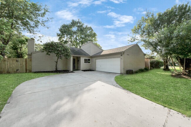 Building Photo - 11923 Briar Forest Dr