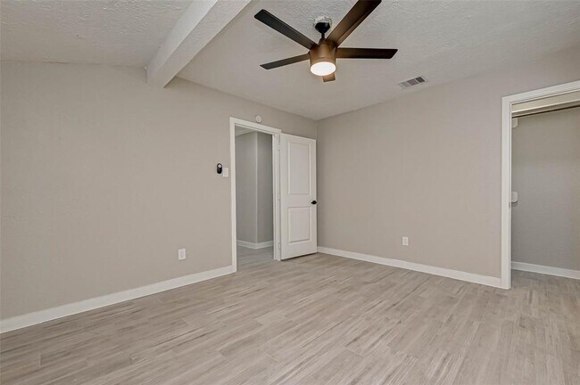 Building Photo - 1508 E Red Cedar Cir