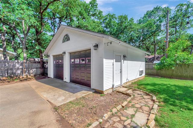 Building Photo - 3414 Hampshire Dr
