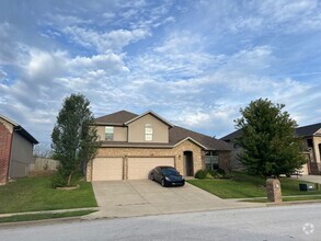 Building Photo - 3 Br Stunner in Ozark - Tesla EV charger