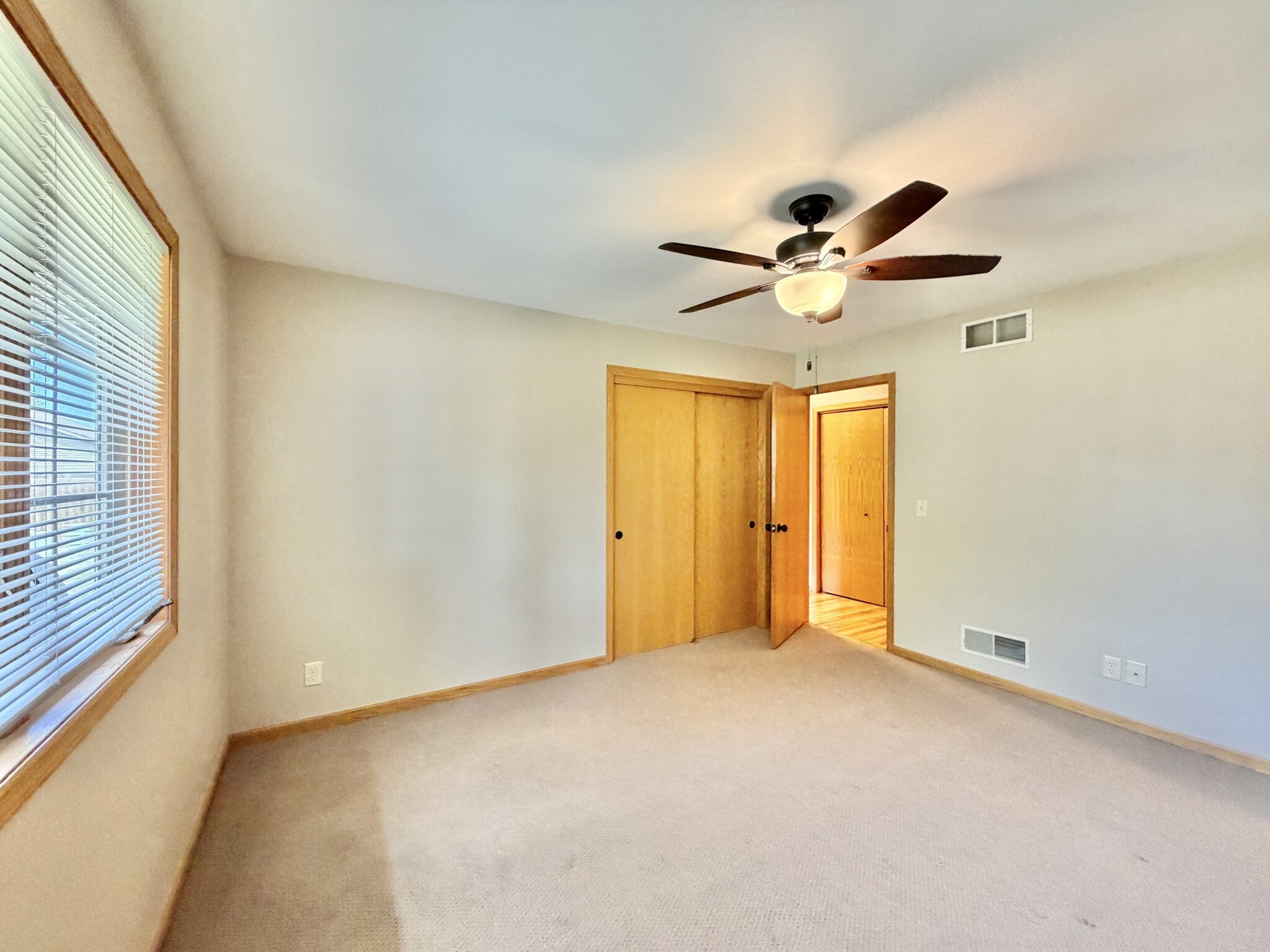 Building Photo - 2701-2703 N Wuthering Hills Dr