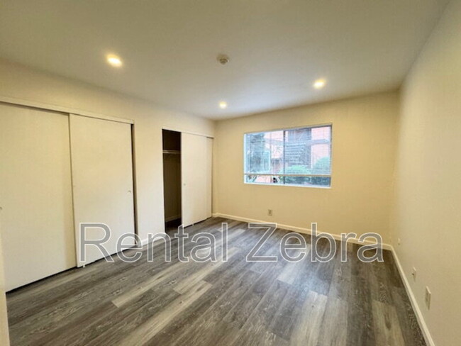 Building Photo - 935 Civic Center Dr