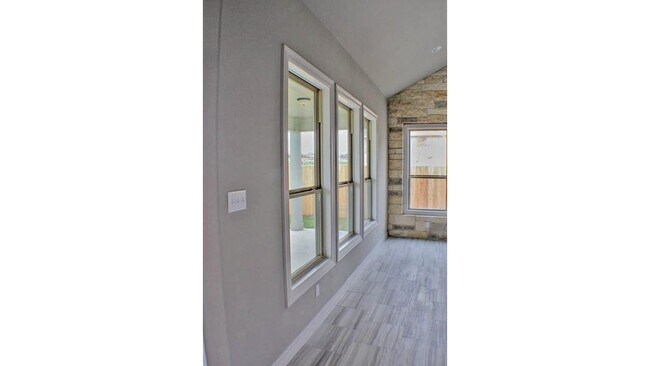 Building Photo - 336 Jake Dr