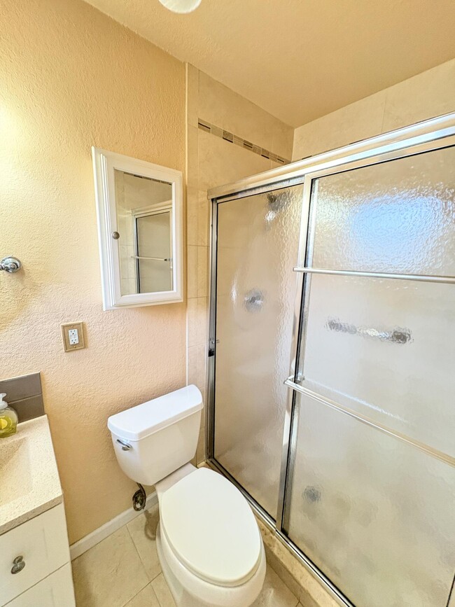 Building Photo - 4937 Tortuga Dr