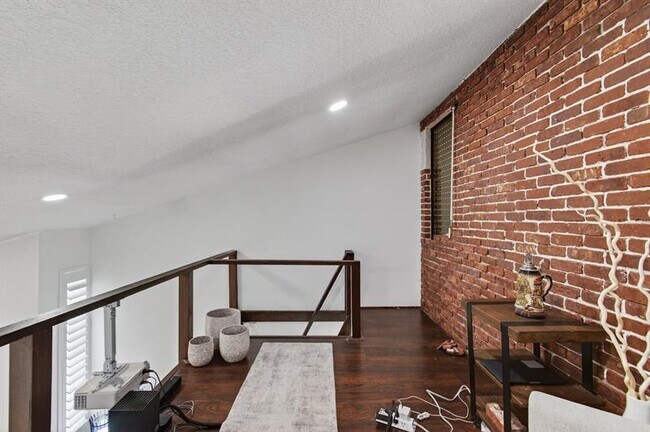Building Photo - 1089 NW 13th St