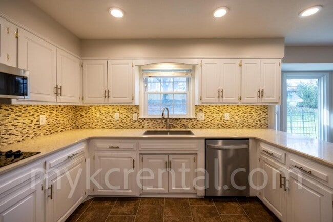 Building Photo - 12012 Ensley Ln